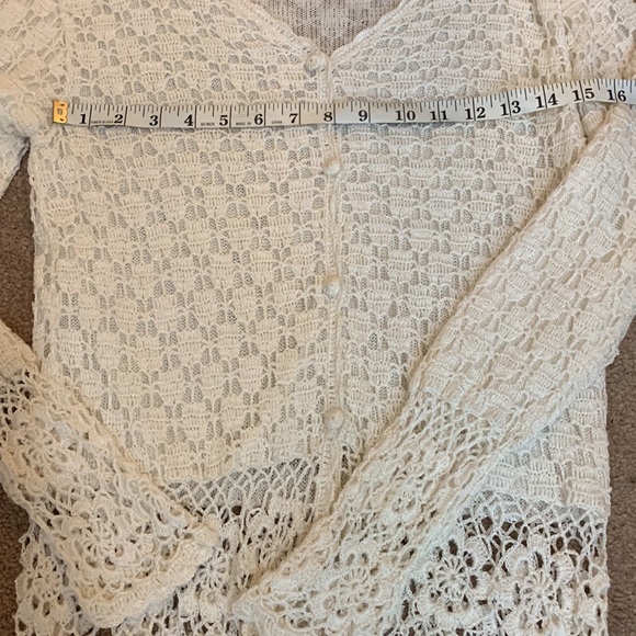 Celina Yang Designs Knitwear Originals Vintage White Lacey Buttoning Cardigan - Picture 5 of 7
